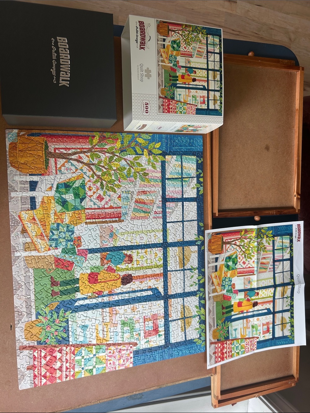500-Piece Colorful Conservatory Puzzle — Blue, Green, Yellow